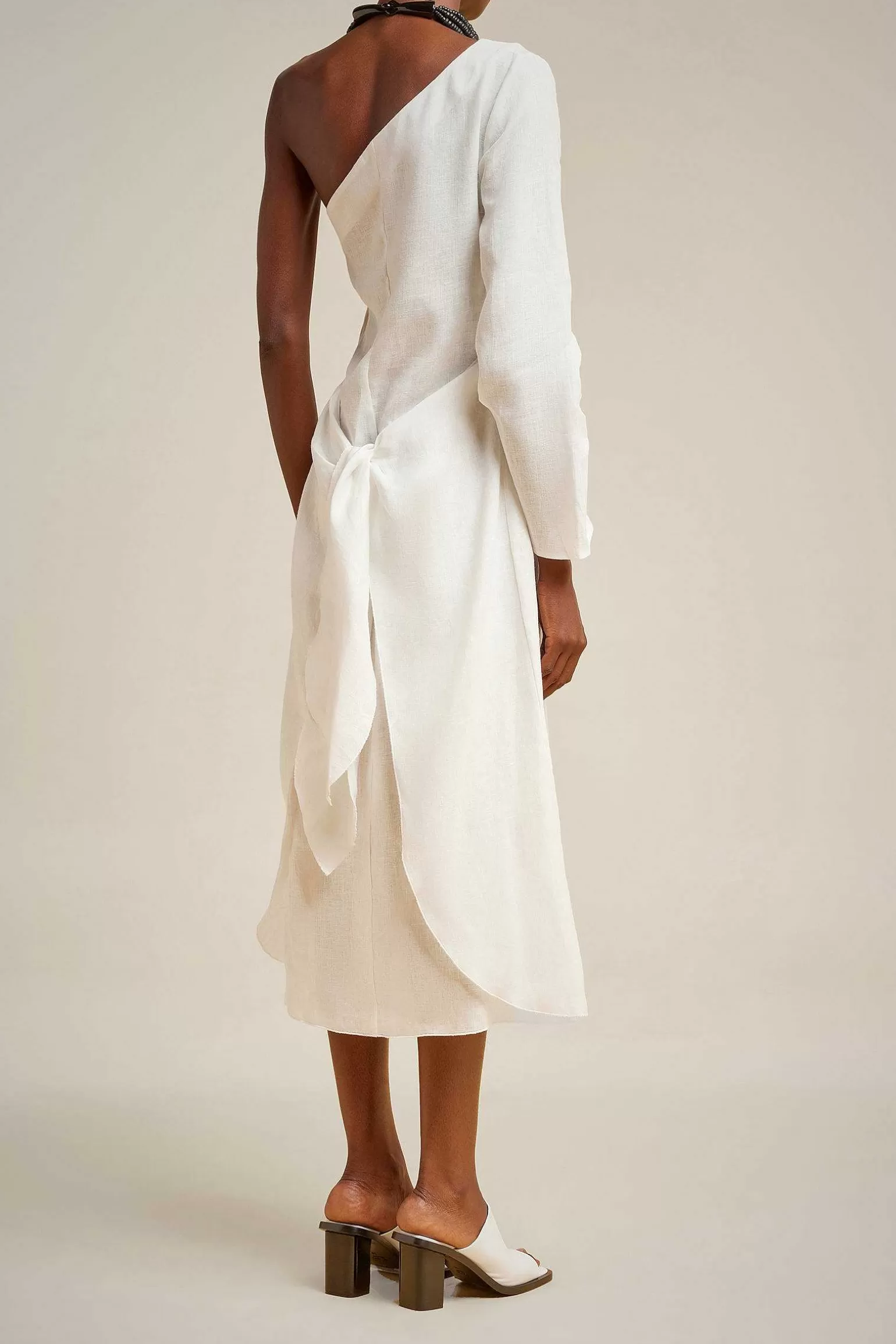 Shop Liviana conti Abito Monospalla Bianco