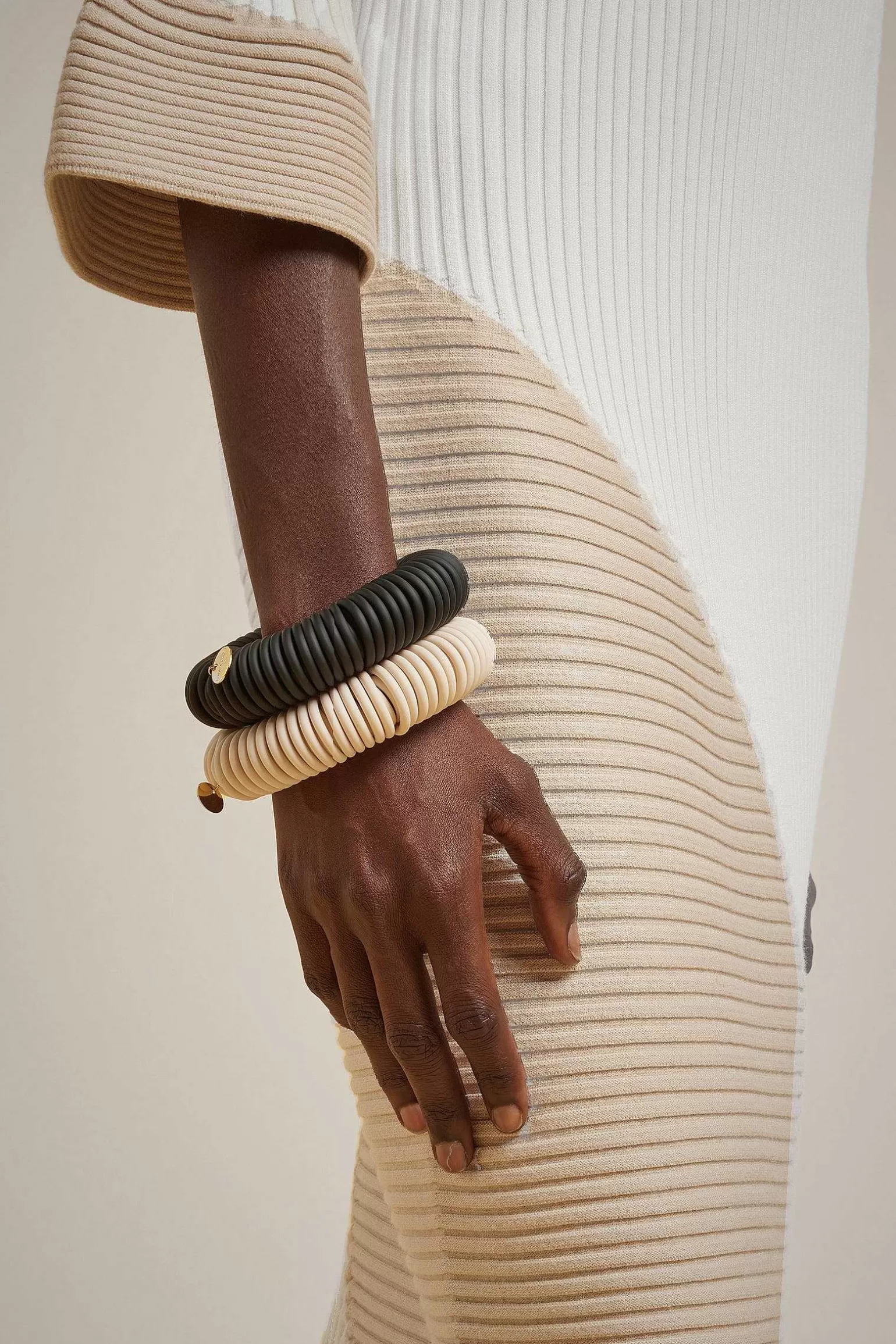 Flash Sale Liviana conti Bracciale A Cerchio Latte D'Avena | Nero