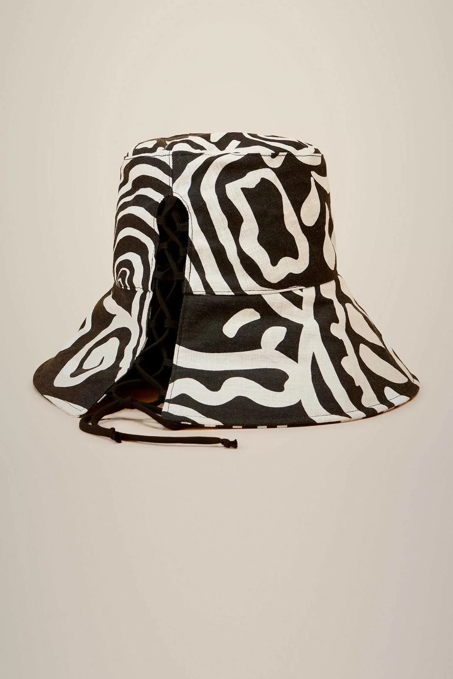 Discount Liviana conti Bucket Tela Di Lino Graffito Nero/Bianco