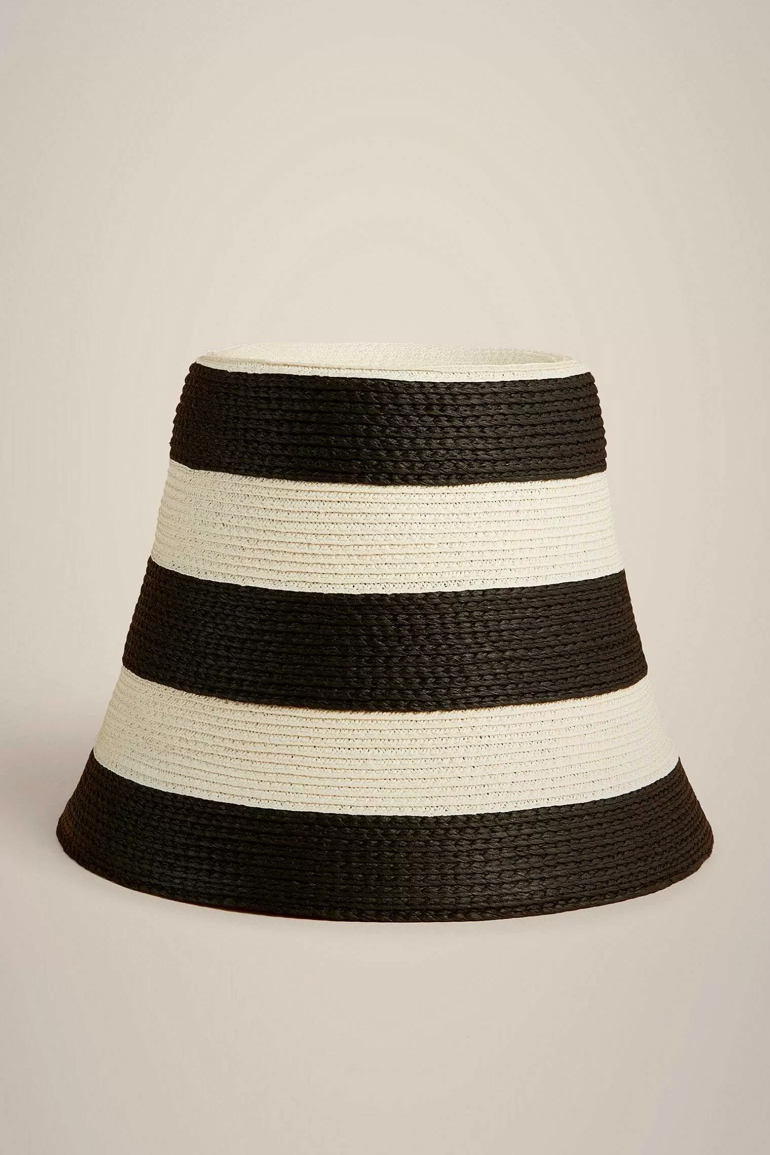 Hot Liviana conti Cappello Cloche Nero/Latte D'Avena