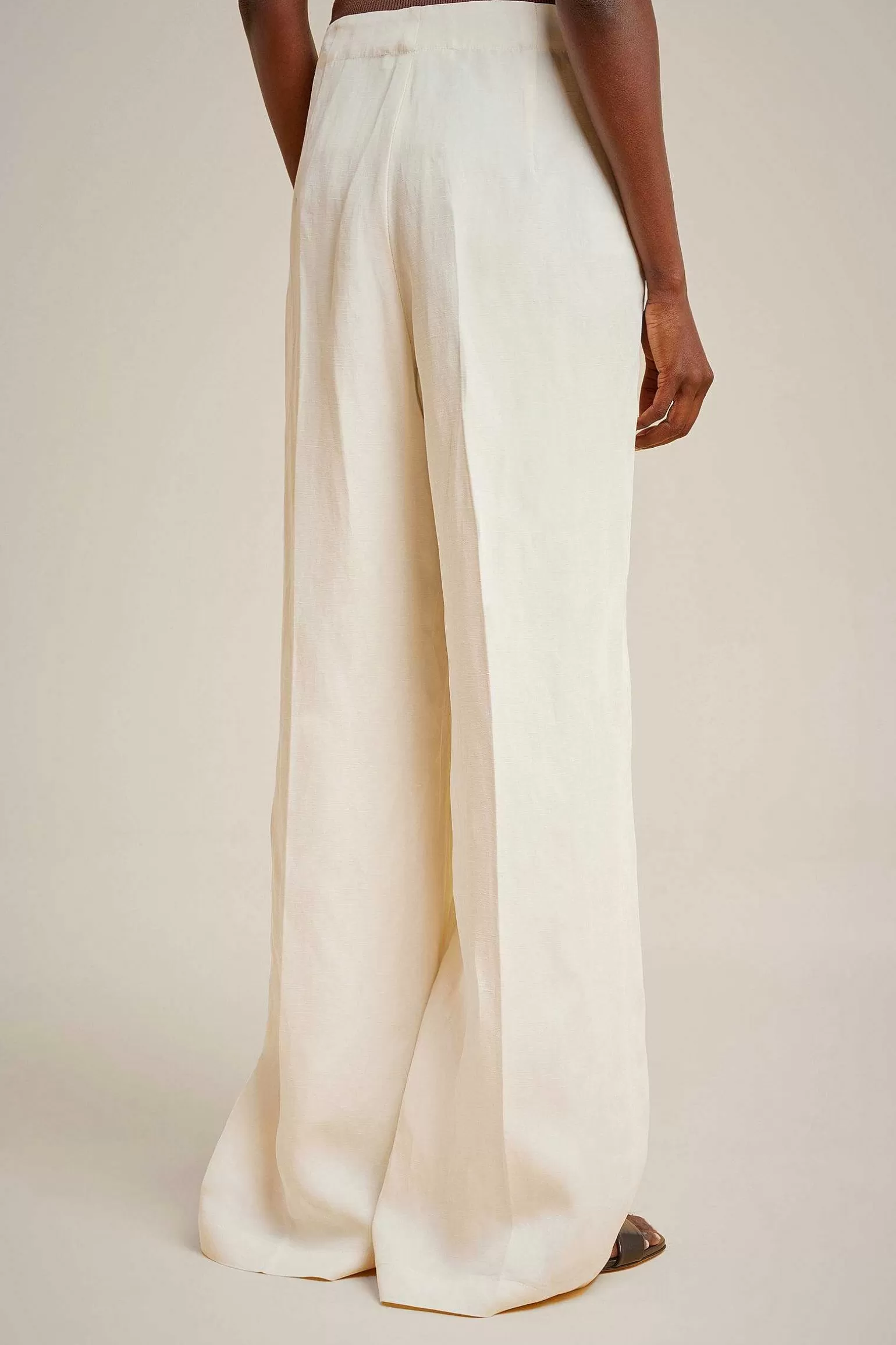 Shop Liviana conti Pantalone Bottoni Bianco | Nero
